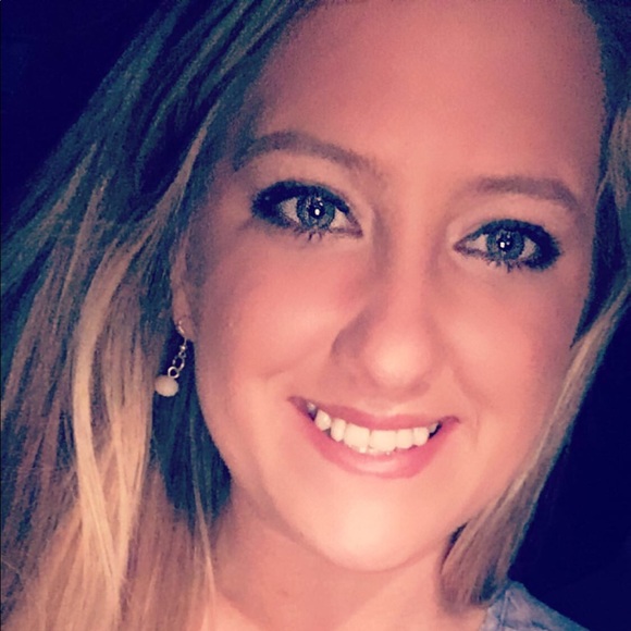 Meet your Posher, Haley - Picture 1 of 1